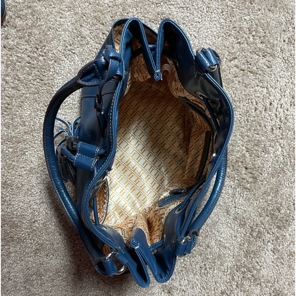 TIGNANELLO LARGE BLUE TASSEL PURSE. - Picture 5 of 9